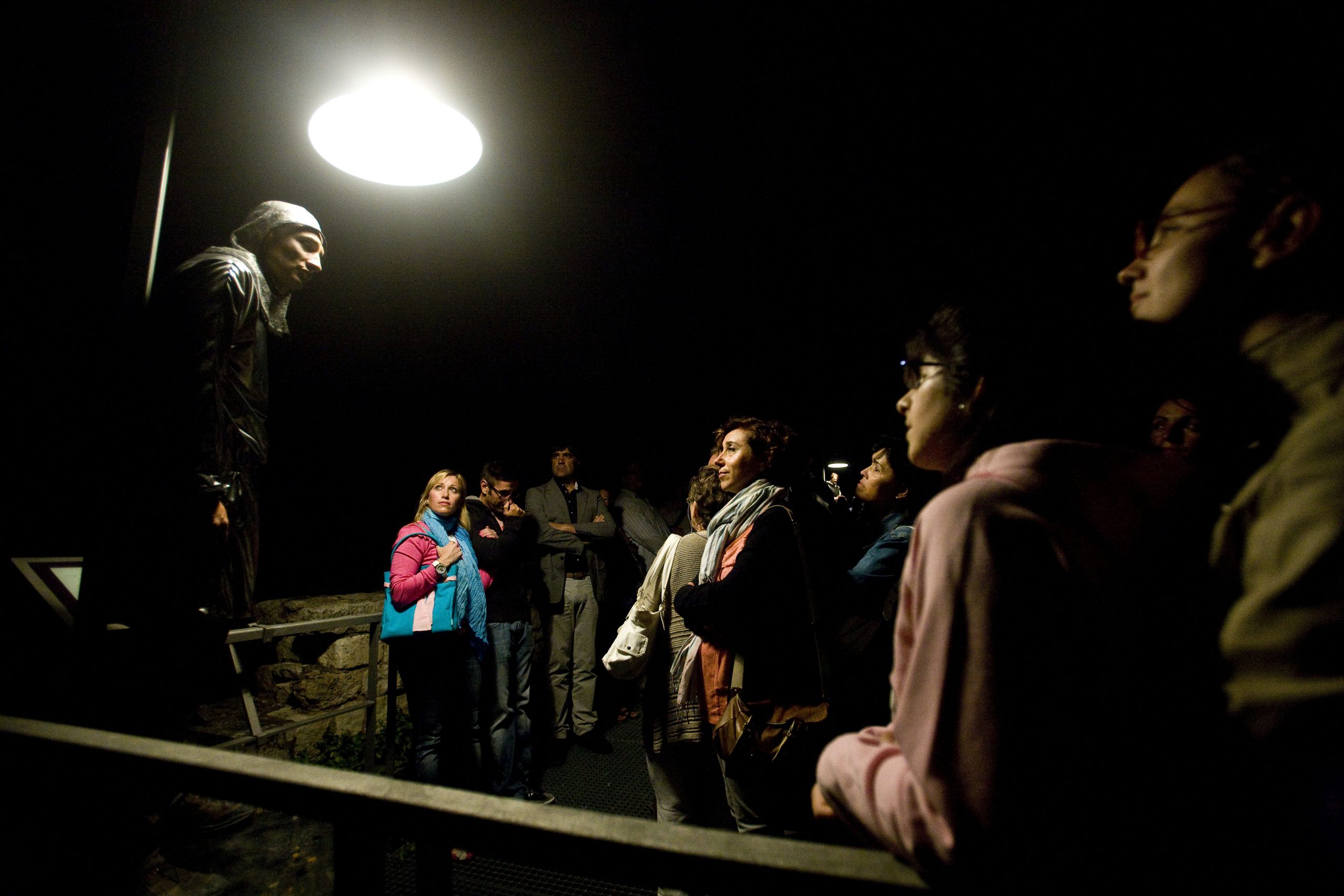 Teatro en el castillo, bambalúa representa témpora Teatro en el castillo, bambalúa representa témpora