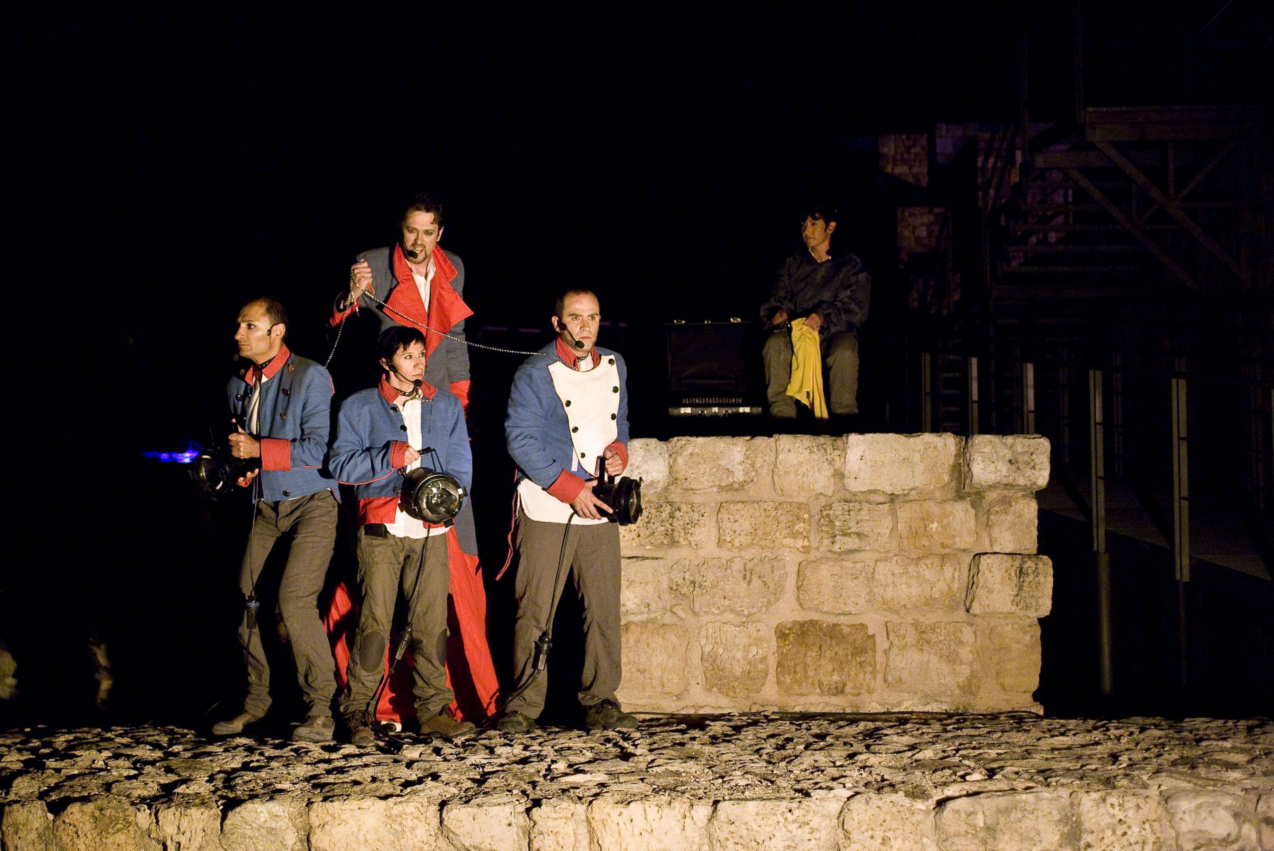 Teatro en el castillo, bambalúa representa témpora Teatro en el castillo, bambalúa representa témpora
